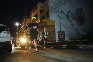 BIB: 452
                            <button type="button" onclick="openModal(26226531)" class="btn btn-primary btn-sm float-right btn-popup" data-toggle="modal" data-target=".modal-high-quality">
                        <i class="fas fa-shopping-cart"></i> Add to Cart
                    </button>
                                            <button type="button" onclick="isThisMe(26226531, true)" class="btn btn-success btn-sm float-right btn-popup btn-isme hidden" data-toggle="tooltip" data-placement="bottom" title="นี่คือรูปของคุณใช่ไหม คลิกที่นี่เพื่อเอาเข้าอัลบั้ม">
                        <i class="fas fa-plus"></i> Add to album
                    </button>
                    <button type="button" onclick="isThisMe(26226531, false)" class="btn btn-warning btn-sm float-right btn-popup btn-isnotme hidden">
                        <i class="fas fa-ban"></i> Remove from album
                    </button>