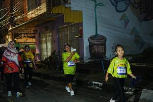 BIB: 3885, 4437
                            <button type="button" onclick="openModal(26230405)" class="btn btn-primary btn-sm float-right btn-popup" data-toggle="modal" data-target=".modal-high-quality">
                        <i class="fas fa-shopping-cart"></i> Add to Cart
                    </button>
                                            <button type="button" onclick="isThisMe(26230405, true)" class="btn btn-success btn-sm float-right btn-popup btn-isme hidden" data-toggle="tooltip" data-placement="bottom" title="นี่คือรูปของคุณใช่ไหม คลิกที่นี่เพื่อเอาเข้าอัลบั้ม">
                        <i class="fas fa-plus"></i> Add to album
                    </button>
                    <button type="button" onclick="isThisMe(26230405, false)" class="btn btn-warning btn-sm float-right btn-popup btn-isnotme hidden">
                        <i class="fas fa-ban"></i> Remove from album
                    </button>