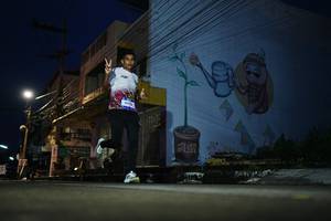 BIB: 4476
                            <button type="button" onclick="openModal(26226006)" class="btn btn-primary btn-sm float-right btn-popup" data-toggle="modal" data-target=".modal-high-quality">
                        <i class="fas fa-shopping-cart"></i> Add to Cart
                    </button>
                                            <button type="button" onclick="isThisMe(26226006, true)" class="btn btn-success btn-sm float-right btn-popup btn-isme hidden" data-toggle="tooltip" data-placement="bottom" title="นี่คือรูปของคุณใช่ไหม คลิกที่นี่เพื่อเอาเข้าอัลบั้ม">
                        <i class="fas fa-plus"></i> Add to album
                    </button>
                    <button type="button" onclick="isThisMe(26226006, false)" class="btn btn-warning btn-sm float-right btn-popup btn-isnotme hidden">
                        <i class="fas fa-ban"></i> Remove from album
                    </button>