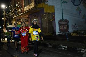 BIB: 4798, 4003, 37233
                            <button type="button" onclick="openModal(26230150)" class="btn btn-primary btn-sm float-right btn-popup" data-toggle="modal" data-target=".modal-high-quality">
                        <i class="fas fa-shopping-cart"></i> Add to Cart
                    </button>
                                            <button type="button" onclick="isThisMe(26230150, true)" class="btn btn-success btn-sm float-right btn-popup btn-isme hidden" data-toggle="tooltip" data-placement="bottom" title="นี่คือรูปของคุณใช่ไหม คลิกที่นี่เพื่อเอาเข้าอัลบั้ม">
                        <i class="fas fa-plus"></i> Add to album
                    </button>
                    <button type="button" onclick="isThisMe(26230150, false)" class="btn btn-warning btn-sm float-right btn-popup btn-isnotme hidden">
                        <i class="fas fa-ban"></i> Remove from album
                    </button>