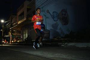 BIB: 3267
                            <button type="button" onclick="openModal(26226285)" class="btn btn-primary btn-sm float-right btn-popup" data-toggle="modal" data-target=".modal-high-quality">
                        <i class="fas fa-shopping-cart"></i> Add to Cart
                    </button>
                                            <button type="button" onclick="isThisMe(26226285, true)" class="btn btn-success btn-sm float-right btn-popup btn-isme hidden" data-toggle="tooltip" data-placement="bottom" title="นี่คือรูปของคุณใช่ไหม คลิกที่นี่เพื่อเอาเข้าอัลบั้ม">
                        <i class="fas fa-plus"></i> Add to album
                    </button>
                    <button type="button" onclick="isThisMe(26226285, false)" class="btn btn-warning btn-sm float-right btn-popup btn-isnotme hidden">
                        <i class="fas fa-ban"></i> Remove from album
                    </button>