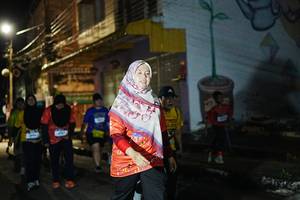 BIB: 
                            <button type="button" onclick="openModal(26230480)" class="btn btn-primary btn-sm float-right btn-popup" data-toggle="modal" data-target=".modal-high-quality">
                        <i class="fas fa-shopping-cart"></i> Add to Cart
                    </button>
                                            <button type="button" onclick="isThisMe(26230480, true)" class="btn btn-success btn-sm float-right btn-popup btn-isme hidden" data-toggle="tooltip" data-placement="bottom" title="นี่คือรูปของคุณใช่ไหม คลิกที่นี่เพื่อเอาเข้าอัลบั้ม">
                        <i class="fas fa-plus"></i> Add to album
                    </button>
                    <button type="button" onclick="isThisMe(26230480, false)" class="btn btn-warning btn-sm float-right btn-popup btn-isnotme hidden">
                        <i class="fas fa-ban"></i> Remove from album
                    </button>