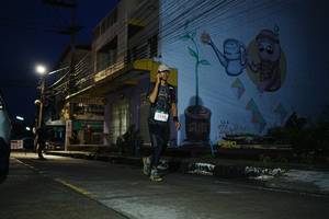 BIB: 5290
                            <button type="button" onclick="openModal(26225972)" class="btn btn-primary btn-sm float-right btn-popup" data-toggle="modal" data-target=".modal-high-quality">
                        <i class="fas fa-shopping-cart"></i> Add to Cart
                    </button>
                                            <button type="button" onclick="isThisMe(26225972, true)" class="btn btn-success btn-sm float-right btn-popup btn-isme hidden" data-toggle="tooltip" data-placement="bottom" title="นี่คือรูปของคุณใช่ไหม คลิกที่นี่เพื่อเอาเข้าอัลบั้ม">
                        <i class="fas fa-plus"></i> Add to album
                    </button>
                    <button type="button" onclick="isThisMe(26225972, false)" class="btn btn-warning btn-sm float-right btn-popup btn-isnotme hidden">
                        <i class="fas fa-ban"></i> Remove from album
                    </button>