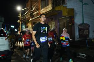 BIB: 4842
                            <button type="button" onclick="openModal(26227676)" class="btn btn-primary btn-sm float-right btn-popup" data-toggle="modal" data-target=".modal-high-quality">
                        <i class="fas fa-shopping-cart"></i> Add to Cart
                    </button>
                                            <button type="button" onclick="isThisMe(26227676, true)" class="btn btn-success btn-sm float-right btn-popup btn-isme hidden" data-toggle="tooltip" data-placement="bottom" title="นี่คือรูปของคุณใช่ไหม คลิกที่นี่เพื่อเอาเข้าอัลบั้ม">
                        <i class="fas fa-plus"></i> Add to album
                    </button>
                    <button type="button" onclick="isThisMe(26227676, false)" class="btn btn-warning btn-sm float-right btn-popup btn-isnotme hidden">
                        <i class="fas fa-ban"></i> Remove from album
                    </button>