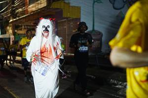 BIB: 3718, 539
                            <button type="button" onclick="openModal(26227104)" class="btn btn-primary btn-sm float-right btn-popup" data-toggle="modal" data-target=".modal-high-quality">
                        <i class="fas fa-shopping-cart"></i> Add to Cart
                    </button>
                                            <button type="button" onclick="isThisMe(26227104, true)" class="btn btn-success btn-sm float-right btn-popup btn-isme hidden" data-toggle="tooltip" data-placement="bottom" title="นี่คือรูปของคุณใช่ไหม คลิกที่นี่เพื่อเอาเข้าอัลบั้ม">
                        <i class="fas fa-plus"></i> Add to album
                    </button>
                    <button type="button" onclick="isThisMe(26227104, false)" class="btn btn-warning btn-sm float-right btn-popup btn-isnotme hidden">
                        <i class="fas fa-ban"></i> Remove from album
                    </button>