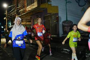 BIB: 3920, 3602, 3153
                            <button type="button" onclick="openModal(26227871)" class="btn btn-primary btn-sm float-right btn-popup" data-toggle="modal" data-target=".modal-high-quality">
                        <i class="fas fa-shopping-cart"></i> Add to Cart
                    </button>
                                            <button type="button" onclick="isThisMe(26227871, true)" class="btn btn-success btn-sm float-right btn-popup btn-isme hidden" data-toggle="tooltip" data-placement="bottom" title="นี่คือรูปของคุณใช่ไหม คลิกที่นี่เพื่อเอาเข้าอัลบั้ม">
                        <i class="fas fa-plus"></i> Add to album
                    </button>
                    <button type="button" onclick="isThisMe(26227871, false)" class="btn btn-warning btn-sm float-right btn-popup btn-isnotme hidden">
                        <i class="fas fa-ban"></i> Remove from album
                    </button>