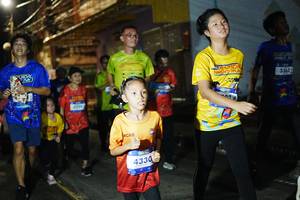 BIB: 3334, 4330, 3362
                            <button type="button" onclick="openModal(26228545)" class="btn btn-primary btn-sm float-right btn-popup" data-toggle="modal" data-target=".modal-high-quality">
                        <i class="fas fa-shopping-cart"></i> Add to Cart
                    </button>
                                            <button type="button" onclick="isThisMe(26228545, true)" class="btn btn-success btn-sm float-right btn-popup btn-isme hidden" data-toggle="tooltip" data-placement="bottom" title="นี่คือรูปของคุณใช่ไหม คลิกที่นี่เพื่อเอาเข้าอัลบั้ม">
                        <i class="fas fa-plus"></i> Add to album
                    </button>
                    <button type="button" onclick="isThisMe(26228545, false)" class="btn btn-warning btn-sm float-right btn-popup btn-isnotme hidden">
                        <i class="fas fa-ban"></i> Remove from album
                    </button>