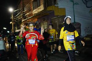 BIB: 4003, 4798
                            <button type="button" onclick="openModal(26230245)" class="btn btn-primary btn-sm float-right btn-popup" data-toggle="modal" data-target=".modal-high-quality">
                        <i class="fas fa-shopping-cart"></i> Add to Cart
                    </button>
                                            <button type="button" onclick="isThisMe(26230245, true)" class="btn btn-success btn-sm float-right btn-popup btn-isme hidden" data-toggle="tooltip" data-placement="bottom" title="นี่คือรูปของคุณใช่ไหม คลิกที่นี่เพื่อเอาเข้าอัลบั้ม">
                        <i class="fas fa-plus"></i> Add to album
                    </button>
                    <button type="button" onclick="isThisMe(26230245, false)" class="btn btn-warning btn-sm float-right btn-popup btn-isnotme hidden">
                        <i class="fas fa-ban"></i> Remove from album
                    </button>