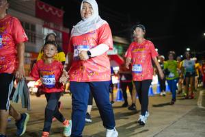 BIB: 026, 3901
                            <button type="button" onclick="openModal(26233879)" class="btn btn-primary btn-sm float-right btn-popup" data-toggle="modal" data-target=".modal-high-quality">
                        <i class="fas fa-shopping-cart"></i> Add to Cart
                    </button>
                                            <button type="button" onclick="isThisMe(26233879, true)" class="btn btn-success btn-sm float-right btn-popup btn-isme hidden" data-toggle="tooltip" data-placement="bottom" title="นี่คือรูปของคุณใช่ไหม คลิกที่นี่เพื่อเอาเข้าอัลบั้ม">
                        <i class="fas fa-plus"></i> Add to album
                    </button>
                    <button type="button" onclick="isThisMe(26233879, false)" class="btn btn-warning btn-sm float-right btn-popup btn-isnotme hidden">
                        <i class="fas fa-ban"></i> Remove from album
                    </button>