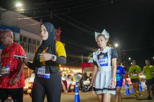 BIB: 1511, 433, 3085
                            <button type="button" onclick="openModal(26234196)" class="btn btn-primary btn-sm float-right btn-popup" data-toggle="modal" data-target=".modal-high-quality">
                        <i class="fas fa-shopping-cart"></i> Add to Cart
                    </button>
                                            <button type="button" onclick="isThisMe(26234196, true)" class="btn btn-success btn-sm float-right btn-popup btn-isme hidden" data-toggle="tooltip" data-placement="bottom" title="นี่คือรูปของคุณใช่ไหม คลิกที่นี่เพื่อเอาเข้าอัลบั้ม">
                        <i class="fas fa-plus"></i> Add to album
                    </button>
                    <button type="button" onclick="isThisMe(26234196, false)" class="btn btn-warning btn-sm float-right btn-popup btn-isnotme hidden">
                        <i class="fas fa-ban"></i> Remove from album
                    </button>