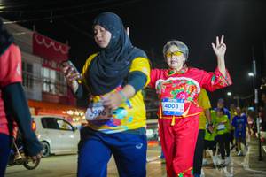 BIB: 4003, 3996
                            <button type="button" onclick="openModal(26233852)" class="btn btn-primary btn-sm float-right btn-popup" data-toggle="modal" data-target=".modal-high-quality">
                        <i class="fas fa-shopping-cart"></i> Add to Cart
                    </button>
                                            <button type="button" onclick="isThisMe(26233852, true)" class="btn btn-success btn-sm float-right btn-popup btn-isme hidden" data-toggle="tooltip" data-placement="bottom" title="นี่คือรูปของคุณใช่ไหม คลิกที่นี่เพื่อเอาเข้าอัลบั้ม">
                        <i class="fas fa-plus"></i> Add to album
                    </button>
                    <button type="button" onclick="isThisMe(26233852, false)" class="btn btn-warning btn-sm float-right btn-popup btn-isnotme hidden">
                        <i class="fas fa-ban"></i> Remove from album
                    </button>