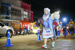 BIB: 3342
                            <button type="button" onclick="openModal(26232707)" class="btn btn-primary btn-sm float-right btn-popup" data-toggle="modal" data-target=".modal-high-quality">
                        <i class="fas fa-shopping-cart"></i> Add to Cart
                    </button>
                                            <button type="button" onclick="isThisMe(26232707, true)" class="btn btn-success btn-sm float-right btn-popup btn-isme hidden" data-toggle="tooltip" data-placement="bottom" title="นี่คือรูปของคุณใช่ไหม คลิกที่นี่เพื่อเอาเข้าอัลบั้ม">
                        <i class="fas fa-plus"></i> Add to album
                    </button>
                    <button type="button" onclick="isThisMe(26232707, false)" class="btn btn-warning btn-sm float-right btn-popup btn-isnotme hidden">
                        <i class="fas fa-ban"></i> Remove from album
                    </button>