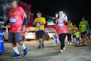 BIB: 4215, 3832
                            <button type="button" onclick="openModal(26228326)" class="btn btn-primary btn-sm float-right btn-popup" data-toggle="modal" data-target=".modal-high-quality">
                        <i class="fas fa-shopping-cart"></i> Add to Cart
                    </button>
                                            <button type="button" onclick="isThisMe(26228326, true)" class="btn btn-success btn-sm float-right btn-popup btn-isme hidden" data-toggle="tooltip" data-placement="bottom" title="นี่คือรูปของคุณใช่ไหม คลิกที่นี่เพื่อเอาเข้าอัลบั้ม">
                        <i class="fas fa-plus"></i> Add to album
                    </button>
                    <button type="button" onclick="isThisMe(26228326, false)" class="btn btn-warning btn-sm float-right btn-popup btn-isnotme hidden">
                        <i class="fas fa-ban"></i> Remove from album
                    </button>