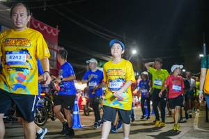 BIB: 4242, 3991
                            <button type="button" onclick="openModal(26236420)" class="btn btn-primary btn-sm float-right btn-popup" data-toggle="modal" data-target=".modal-high-quality">
                        <i class="fas fa-shopping-cart"></i> Add to Cart
                    </button>
                                            <button type="button" onclick="isThisMe(26236420, true)" class="btn btn-success btn-sm float-right btn-popup btn-isme hidden" data-toggle="tooltip" data-placement="bottom" title="นี่คือรูปของคุณใช่ไหม คลิกที่นี่เพื่อเอาเข้าอัลบั้ม">
                        <i class="fas fa-plus"></i> Add to album
                    </button>
                    <button type="button" onclick="isThisMe(26236420, false)" class="btn btn-warning btn-sm float-right btn-popup btn-isnotme hidden">
                        <i class="fas fa-ban"></i> Remove from album
                    </button>