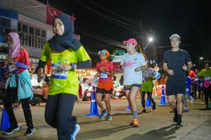 BIB: 235, 9163, 926
                            <button type="button" onclick="openModal(26234485)" class="btn btn-primary btn-sm float-right btn-popup" data-toggle="modal" data-target=".modal-high-quality">
                        <i class="fas fa-shopping-cart"></i> Add to Cart
                    </button>
                                            <button type="button" onclick="isThisMe(26234485, true)" class="btn btn-success btn-sm float-right btn-popup btn-isme hidden" data-toggle="tooltip" data-placement="bottom" title="นี่คือรูปของคุณใช่ไหม คลิกที่นี่เพื่อเอาเข้าอัลบั้ม">
                        <i class="fas fa-plus"></i> Add to album
                    </button>
                    <button type="button" onclick="isThisMe(26234485, false)" class="btn btn-warning btn-sm float-right btn-popup btn-isnotme hidden">
                        <i class="fas fa-ban"></i> Remove from album
                    </button>