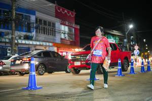 BIB: 3430
                            <button type="button" onclick="openModal(26232343)" class="btn btn-primary btn-sm float-right btn-popup" data-toggle="modal" data-target=".modal-high-quality">
                        <i class="fas fa-shopping-cart"></i> Add to Cart
                    </button>
                                            <button type="button" onclick="isThisMe(26232343, true)" class="btn btn-success btn-sm float-right btn-popup btn-isme hidden" data-toggle="tooltip" data-placement="bottom" title="นี่คือรูปของคุณใช่ไหม คลิกที่นี่เพื่อเอาเข้าอัลบั้ม">
                        <i class="fas fa-plus"></i> Add to album
                    </button>
                    <button type="button" onclick="isThisMe(26232343, false)" class="btn btn-warning btn-sm float-right btn-popup btn-isnotme hidden">
                        <i class="fas fa-ban"></i> Remove from album
                    </button>