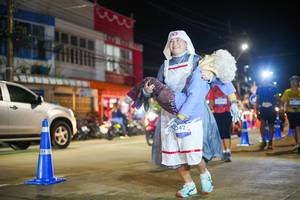 BIB: 342
                            <button type="button" onclick="openModal(26232683)" class="btn btn-primary btn-sm float-right btn-popup" data-toggle="modal" data-target=".modal-high-quality">
                        <i class="fas fa-shopping-cart"></i> Add to Cart
                    </button>
                                            <button type="button" onclick="isThisMe(26232683, true)" class="btn btn-success btn-sm float-right btn-popup btn-isme hidden" data-toggle="tooltip" data-placement="bottom" title="นี่คือรูปของคุณใช่ไหม คลิกที่นี่เพื่อเอาเข้าอัลบั้ม">
                        <i class="fas fa-plus"></i> Add to album
                    </button>
                    <button type="button" onclick="isThisMe(26232683, false)" class="btn btn-warning btn-sm float-right btn-popup btn-isnotme hidden">
                        <i class="fas fa-ban"></i> Remove from album
                    </button>