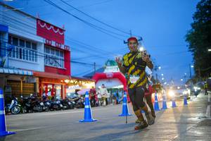 BIB: 5623
                            <button type="button" onclick="openModal(26243897)" class="btn btn-primary btn-sm float-right btn-popup" data-toggle="modal" data-target=".modal-high-quality">
                        <i class="fas fa-shopping-cart"></i> Add to Cart
                    </button>
                                            <button type="button" onclick="isThisMe(26243897, true)" class="btn btn-success btn-sm float-right btn-popup btn-isme hidden" data-toggle="tooltip" data-placement="bottom" title="นี่คือรูปของคุณใช่ไหม คลิกที่นี่เพื่อเอาเข้าอัลบั้ม">
                        <i class="fas fa-plus"></i> Add to album
                    </button>
                    <button type="button" onclick="isThisMe(26243897, false)" class="btn btn-warning btn-sm float-right btn-popup btn-isnotme hidden">
                        <i class="fas fa-ban"></i> Remove from album
                    </button>