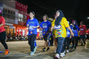 BIB: 3417, 3890, 4195, 3013
                            <button type="button" onclick="openModal(26227914)" class="btn btn-primary btn-sm float-right btn-popup" data-toggle="modal" data-target=".modal-high-quality">
                        <i class="fas fa-shopping-cart"></i> Add to Cart
                    </button>
                                            <button type="button" onclick="isThisMe(26227914, true)" class="btn btn-success btn-sm float-right btn-popup btn-isme hidden" data-toggle="tooltip" data-placement="bottom" title="นี่คือรูปของคุณใช่ไหม คลิกที่นี่เพื่อเอาเข้าอัลบั้ม">
                        <i class="fas fa-plus"></i> Add to album
                    </button>
                    <button type="button" onclick="isThisMe(26227914, false)" class="btn btn-warning btn-sm float-right btn-popup btn-isnotme hidden">
                        <i class="fas fa-ban"></i> Remove from album
                    </button>