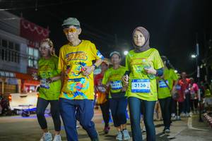 BIB: 3601, 3421, 3136
                            <button type="button" onclick="openModal(26233063)" class="btn btn-primary btn-sm float-right btn-popup" data-toggle="modal" data-target=".modal-high-quality">
                        <i class="fas fa-shopping-cart"></i> Add to Cart
                    </button>
                                            <button type="button" onclick="isThisMe(26233063, true)" class="btn btn-success btn-sm float-right btn-popup btn-isme hidden" data-toggle="tooltip" data-placement="bottom" title="นี่คือรูปของคุณใช่ไหม คลิกที่นี่เพื่อเอาเข้าอัลบั้ม">
                        <i class="fas fa-plus"></i> Add to album
                    </button>
                    <button type="button" onclick="isThisMe(26233063, false)" class="btn btn-warning btn-sm float-right btn-popup btn-isnotme hidden">
                        <i class="fas fa-ban"></i> Remove from album
                    </button>