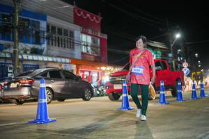 BIB: 3430
                            <button type="button" onclick="openModal(26232291)" class="btn btn-primary btn-sm float-right btn-popup" data-toggle="modal" data-target=".modal-high-quality">
                        <i class="fas fa-shopping-cart"></i> Add to Cart
                    </button>
                                            <button type="button" onclick="isThisMe(26232291, true)" class="btn btn-success btn-sm float-right btn-popup btn-isme hidden" data-toggle="tooltip" data-placement="bottom" title="นี่คือรูปของคุณใช่ไหม คลิกที่นี่เพื่อเอาเข้าอัลบั้ม">
                        <i class="fas fa-plus"></i> Add to album
                    </button>
                    <button type="button" onclick="isThisMe(26232291, false)" class="btn btn-warning btn-sm float-right btn-popup btn-isnotme hidden">
                        <i class="fas fa-ban"></i> Remove from album
                    </button>