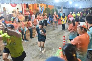 BIB: 751
                            <button type="button" onclick="openModal(26251574)" class="btn btn-primary btn-sm float-right btn-popup" data-toggle="modal" data-target=".modal-high-quality">
                        <i class="fas fa-shopping-cart"></i> Add to Cart
                    </button>
                                            <button type="button" onclick="isThisMe(26251574, true)" class="btn btn-success btn-sm float-right btn-popup btn-isme hidden" data-toggle="tooltip" data-placement="bottom" title="นี่คือรูปของคุณใช่ไหม คลิกที่นี่เพื่อเอาเข้าอัลบั้ม">
                        <i class="fas fa-plus"></i> Add to album
                    </button>
                    <button type="button" onclick="isThisMe(26251574, false)" class="btn btn-warning btn-sm float-right btn-popup btn-isnotme hidden">
                        <i class="fas fa-ban"></i> Remove from album
                    </button>