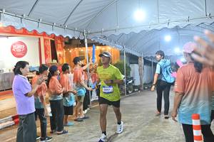 BIB: 3841
                            <button type="button" onclick="openModal(26240883)" class="btn btn-primary btn-sm float-right btn-popup" data-toggle="modal" data-target=".modal-high-quality">
                        <i class="fas fa-shopping-cart"></i> Add to Cart
                    </button>
                                            <button type="button" onclick="isThisMe(26240883, true)" class="btn btn-success btn-sm float-right btn-popup btn-isme hidden" data-toggle="tooltip" data-placement="bottom" title="นี่คือรูปของคุณใช่ไหม คลิกที่นี่เพื่อเอาเข้าอัลบั้ม">
                        <i class="fas fa-plus"></i> Add to album
                    </button>
                    <button type="button" onclick="isThisMe(26240883, false)" class="btn btn-warning btn-sm float-right btn-popup btn-isnotme hidden">
                        <i class="fas fa-ban"></i> Remove from album
                    </button>