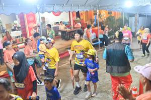 BIB: 4236, 4841
                            <button type="button" onclick="openModal(26253590)" class="btn btn-primary btn-sm float-right btn-popup" data-toggle="modal" data-target=".modal-high-quality">
                        <i class="fas fa-shopping-cart"></i> Add to Cart
                    </button>
                                            <button type="button" onclick="isThisMe(26253590, true)" class="btn btn-success btn-sm float-right btn-popup btn-isme hidden" data-toggle="tooltip" data-placement="bottom" title="นี่คือรูปของคุณใช่ไหม คลิกที่นี่เพื่อเอาเข้าอัลบั้ม">
                        <i class="fas fa-plus"></i> Add to album
                    </button>
                    <button type="button" onclick="isThisMe(26253590, false)" class="btn btn-warning btn-sm float-right btn-popup btn-isnotme hidden">
                        <i class="fas fa-ban"></i> Remove from album
                    </button>