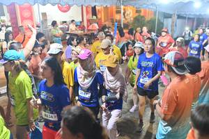 BIB: 4834, 3147
                            <button type="button" onclick="openModal(26252599)" class="btn btn-primary btn-sm float-right btn-popup" data-toggle="modal" data-target=".modal-high-quality">
                        <i class="fas fa-shopping-cart"></i> Add to Cart
                    </button>
                                            <button type="button" onclick="isThisMe(26252599, true)" class="btn btn-success btn-sm float-right btn-popup btn-isme hidden" data-toggle="tooltip" data-placement="bottom" title="นี่คือรูปของคุณใช่ไหม คลิกที่นี่เพื่อเอาเข้าอัลบั้ม">
                        <i class="fas fa-plus"></i> Add to album
                    </button>
                    <button type="button" onclick="isThisMe(26252599, false)" class="btn btn-warning btn-sm float-right btn-popup btn-isnotme hidden">
                        <i class="fas fa-ban"></i> Remove from album
                    </button>