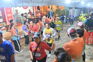 BIB: 072, 656, 3963
                            <button type="button" onclick="openModal(26252893)" class="btn btn-primary btn-sm float-right btn-popup" data-toggle="modal" data-target=".modal-high-quality">
                        <i class="fas fa-shopping-cart"></i> Add to Cart
                    </button>
                                            <button type="button" onclick="isThisMe(26252893, true)" class="btn btn-success btn-sm float-right btn-popup btn-isme hidden" data-toggle="tooltip" data-placement="bottom" title="นี่คือรูปของคุณใช่ไหม คลิกที่นี่เพื่อเอาเข้าอัลบั้ม">
                        <i class="fas fa-plus"></i> Add to album
                    </button>
                    <button type="button" onclick="isThisMe(26252893, false)" class="btn btn-warning btn-sm float-right btn-popup btn-isnotme hidden">
                        <i class="fas fa-ban"></i> Remove from album
                    </button>