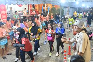 BIB: 3084
                            <button type="button" onclick="openModal(26251965)" class="btn btn-primary btn-sm float-right btn-popup" data-toggle="modal" data-target=".modal-high-quality">
                        <i class="fas fa-shopping-cart"></i> Add to Cart
                    </button>
                                            <button type="button" onclick="isThisMe(26251965, true)" class="btn btn-success btn-sm float-right btn-popup btn-isme hidden" data-toggle="tooltip" data-placement="bottom" title="นี่คือรูปของคุณใช่ไหม คลิกที่นี่เพื่อเอาเข้าอัลบั้ม">
                        <i class="fas fa-plus"></i> Add to album
                    </button>
                    <button type="button" onclick="isThisMe(26251965, false)" class="btn btn-warning btn-sm float-right btn-popup btn-isnotme hidden">
                        <i class="fas fa-ban"></i> Remove from album
                    </button>