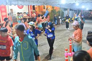 BIB: 3843, 3512
                            <button type="button" onclick="openModal(26253054)" class="btn btn-primary btn-sm float-right btn-popup" data-toggle="modal" data-target=".modal-high-quality">
                        <i class="fas fa-shopping-cart"></i> Add to Cart
                    </button>
                                            <button type="button" onclick="isThisMe(26253054, true)" class="btn btn-success btn-sm float-right btn-popup btn-isme hidden" data-toggle="tooltip" data-placement="bottom" title="นี่คือรูปของคุณใช่ไหม คลิกที่นี่เพื่อเอาเข้าอัลบั้ม">
                        <i class="fas fa-plus"></i> Add to album
                    </button>
                    <button type="button" onclick="isThisMe(26253054, false)" class="btn btn-warning btn-sm float-right btn-popup btn-isnotme hidden">
                        <i class="fas fa-ban"></i> Remove from album
                    </button>