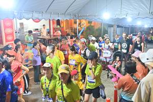 BIB: 3741, 3320
                            <button type="button" onclick="openModal(26252095)" class="btn btn-primary btn-sm float-right btn-popup" data-toggle="modal" data-target=".modal-high-quality">
                        <i class="fas fa-shopping-cart"></i> Add to Cart
                    </button>
                                            <button type="button" onclick="isThisMe(26252095, true)" class="btn btn-success btn-sm float-right btn-popup btn-isme hidden" data-toggle="tooltip" data-placement="bottom" title="นี่คือรูปของคุณใช่ไหม คลิกที่นี่เพื่อเอาเข้าอัลบั้ม">
                        <i class="fas fa-plus"></i> Add to album
                    </button>
                    <button type="button" onclick="isThisMe(26252095, false)" class="btn btn-warning btn-sm float-right btn-popup btn-isnotme hidden">
                        <i class="fas fa-ban"></i> Remove from album
                    </button>