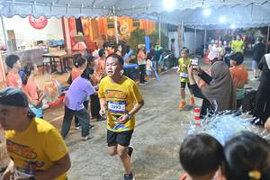 BIB: 3893
                            <button type="button" onclick="openModal(26242580)" class="btn btn-primary btn-sm float-right btn-popup" data-toggle="modal" data-target=".modal-high-quality">
                        <i class="fas fa-shopping-cart"></i> Add to Cart
                    </button>
                                            <button type="button" onclick="isThisMe(26242580, true)" class="btn btn-success btn-sm float-right btn-popup btn-isme hidden" data-toggle="tooltip" data-placement="bottom" title="นี่คือรูปของคุณใช่ไหม คลิกที่นี่เพื่อเอาเข้าอัลบั้ม">
                        <i class="fas fa-plus"></i> Add to album
                    </button>
                    <button type="button" onclick="isThisMe(26242580, false)" class="btn btn-warning btn-sm float-right btn-popup btn-isnotme hidden">
                        <i class="fas fa-ban"></i> Remove from album
                    </button>