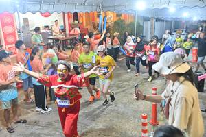 BIB: 4003, 3327
                            <button type="button" onclick="openModal(26251952)" class="btn btn-primary btn-sm float-right btn-popup" data-toggle="modal" data-target=".modal-high-quality">
                        <i class="fas fa-shopping-cart"></i> Add to Cart
                    </button>
                                            <button type="button" onclick="isThisMe(26251952, true)" class="btn btn-success btn-sm float-right btn-popup btn-isme hidden" data-toggle="tooltip" data-placement="bottom" title="นี่คือรูปของคุณใช่ไหม คลิกที่นี่เพื่อเอาเข้าอัลบั้ม">
                        <i class="fas fa-plus"></i> Add to album
                    </button>
                    <button type="button" onclick="isThisMe(26251952, false)" class="btn btn-warning btn-sm float-right btn-popup btn-isnotme hidden">
                        <i class="fas fa-ban"></i> Remove from album
                    </button>