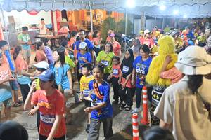 BIB: 3204, 964, 229
                            <button type="button" onclick="openModal(26251765)" class="btn btn-primary btn-sm float-right btn-popup" data-toggle="modal" data-target=".modal-high-quality">
                        <i class="fas fa-shopping-cart"></i> Add to Cart
                    </button>
                                            <button type="button" onclick="isThisMe(26251765, true)" class="btn btn-success btn-sm float-right btn-popup btn-isme hidden" data-toggle="tooltip" data-placement="bottom" title="นี่คือรูปของคุณใช่ไหม คลิกที่นี่เพื่อเอาเข้าอัลบั้ม">
                        <i class="fas fa-plus"></i> Add to album
                    </button>
                    <button type="button" onclick="isThisMe(26251765, false)" class="btn btn-warning btn-sm float-right btn-popup btn-isnotme hidden">
                        <i class="fas fa-ban"></i> Remove from album
                    </button>