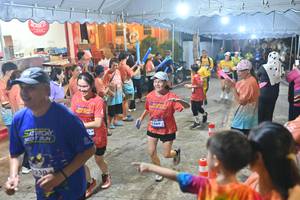 BIB: 230, 3369
                            <button type="button" onclick="openModal(26242389)" class="btn btn-primary btn-sm float-right btn-popup" data-toggle="modal" data-target=".modal-high-quality">
                        <i class="fas fa-shopping-cart"></i> Add to Cart
                    </button>
                                            <button type="button" onclick="isThisMe(26242389, true)" class="btn btn-success btn-sm float-right btn-popup btn-isme hidden" data-toggle="tooltip" data-placement="bottom" title="นี่คือรูปของคุณใช่ไหม คลิกที่นี่เพื่อเอาเข้าอัลบั้ม">
                        <i class="fas fa-plus"></i> Add to album
                    </button>
                    <button type="button" onclick="isThisMe(26242389, false)" class="btn btn-warning btn-sm float-right btn-popup btn-isnotme hidden">
                        <i class="fas fa-ban"></i> Remove from album
                    </button>