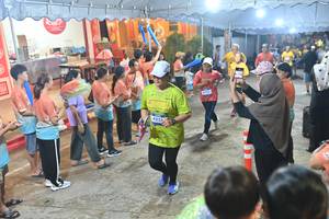 BIB: 4235
                            <button type="button" onclick="openModal(26242529)" class="btn btn-primary btn-sm float-right btn-popup" data-toggle="modal" data-target=".modal-high-quality">
                        <i class="fas fa-shopping-cart"></i> Add to Cart
                    </button>
                                            <button type="button" onclick="isThisMe(26242529, true)" class="btn btn-success btn-sm float-right btn-popup btn-isme hidden" data-toggle="tooltip" data-placement="bottom" title="นี่คือรูปของคุณใช่ไหม คลิกที่นี่เพื่อเอาเข้าอัลบั้ม">
                        <i class="fas fa-plus"></i> Add to album
                    </button>
                    <button type="button" onclick="isThisMe(26242529, false)" class="btn btn-warning btn-sm float-right btn-popup btn-isnotme hidden">
                        <i class="fas fa-ban"></i> Remove from album
                    </button>