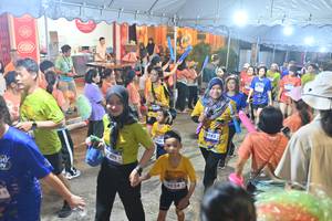 BIB: 3983, 309, 3024
                            <button type="button" onclick="openModal(26252332)" class="btn btn-primary btn-sm float-right btn-popup" data-toggle="modal" data-target=".modal-high-quality">
                        <i class="fas fa-shopping-cart"></i> Add to Cart
                    </button>
                                            <button type="button" onclick="isThisMe(26252332, true)" class="btn btn-success btn-sm float-right btn-popup btn-isme hidden" data-toggle="tooltip" data-placement="bottom" title="นี่คือรูปของคุณใช่ไหม คลิกที่นี่เพื่อเอาเข้าอัลบั้ม">
                        <i class="fas fa-plus"></i> Add to album
                    </button>
                    <button type="button" onclick="isThisMe(26252332, false)" class="btn btn-warning btn-sm float-right btn-popup btn-isnotme hidden">
                        <i class="fas fa-ban"></i> Remove from album
                    </button>