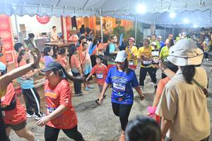 BIB: 3993
                            <button type="button" onclick="openModal(26252296)" class="btn btn-primary btn-sm float-right btn-popup" data-toggle="modal" data-target=".modal-high-quality">
                        <i class="fas fa-shopping-cart"></i> Add to Cart
                    </button>
                                            <button type="button" onclick="isThisMe(26252296, true)" class="btn btn-success btn-sm float-right btn-popup btn-isme hidden" data-toggle="tooltip" data-placement="bottom" title="นี่คือรูปของคุณใช่ไหม คลิกที่นี่เพื่อเอาเข้าอัลบั้ม">
                        <i class="fas fa-plus"></i> Add to album
                    </button>
                    <button type="button" onclick="isThisMe(26252296, false)" class="btn btn-warning btn-sm float-right btn-popup btn-isnotme hidden">
                        <i class="fas fa-ban"></i> Remove from album
                    </button>