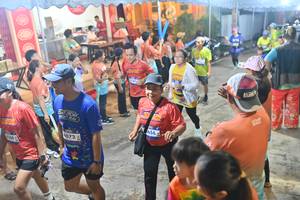 BIB: 072, 656
                            <button type="button" onclick="openModal(26252897)" class="btn btn-primary btn-sm float-right btn-popup" data-toggle="modal" data-target=".modal-high-quality">
                        <i class="fas fa-shopping-cart"></i> Add to Cart
                    </button>
                                            <button type="button" onclick="isThisMe(26252897, true)" class="btn btn-success btn-sm float-right btn-popup btn-isme hidden" data-toggle="tooltip" data-placement="bottom" title="นี่คือรูปของคุณใช่ไหม คลิกที่นี่เพื่อเอาเข้าอัลบั้ม">
                        <i class="fas fa-plus"></i> Add to album
                    </button>
                    <button type="button" onclick="isThisMe(26252897, false)" class="btn btn-warning btn-sm float-right btn-popup btn-isnotme hidden">
                        <i class="fas fa-ban"></i> Remove from album
                    </button>