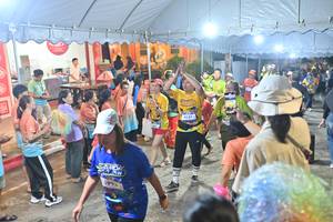 BIB: 3993, 41512
                            <button type="button" onclick="openModal(26252304)" class="btn btn-primary btn-sm float-right btn-popup" data-toggle="modal" data-target=".modal-high-quality">
                        <i class="fas fa-shopping-cart"></i> Add to Cart
                    </button>
                                            <button type="button" onclick="isThisMe(26252304, true)" class="btn btn-success btn-sm float-right btn-popup btn-isme hidden" data-toggle="tooltip" data-placement="bottom" title="นี่คือรูปของคุณใช่ไหม คลิกที่นี่เพื่อเอาเข้าอัลบั้ม">
                        <i class="fas fa-plus"></i> Add to album
                    </button>
                    <button type="button" onclick="isThisMe(26252304, false)" class="btn btn-warning btn-sm float-right btn-popup btn-isnotme hidden">
                        <i class="fas fa-ban"></i> Remove from album
                    </button>