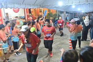 BIB: 1878, 4179
                            <button type="button" onclick="openModal(26241993)" class="btn btn-primary btn-sm float-right btn-popup" data-toggle="modal" data-target=".modal-high-quality">
                        <i class="fas fa-shopping-cart"></i> Add to Cart
                    </button>
                                            <button type="button" onclick="isThisMe(26241993, true)" class="btn btn-success btn-sm float-right btn-popup btn-isme hidden" data-toggle="tooltip" data-placement="bottom" title="นี่คือรูปของคุณใช่ไหม คลิกที่นี่เพื่อเอาเข้าอัลบั้ม">
                        <i class="fas fa-plus"></i> Add to album
                    </button>
                    <button type="button" onclick="isThisMe(26241993, false)" class="btn btn-warning btn-sm float-right btn-popup btn-isnotme hidden">
                        <i class="fas fa-ban"></i> Remove from album
                    </button>