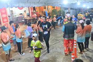 BIB: 142
                            <button type="button" onclick="openModal(26243000)" class="btn btn-primary btn-sm float-right btn-popup" data-toggle="modal" data-target=".modal-high-quality">
                        <i class="fas fa-shopping-cart"></i> Add to Cart
                    </button>
                                            <button type="button" onclick="isThisMe(26243000, true)" class="btn btn-success btn-sm float-right btn-popup btn-isme hidden" data-toggle="tooltip" data-placement="bottom" title="นี่คือรูปของคุณใช่ไหม คลิกที่นี่เพื่อเอาเข้าอัลบั้ม">
                        <i class="fas fa-plus"></i> Add to album
                    </button>
                    <button type="button" onclick="isThisMe(26243000, false)" class="btn btn-warning btn-sm float-right btn-popup btn-isnotme hidden">
                        <i class="fas fa-ban"></i> Remove from album
                    </button>