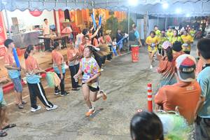 BIB: 338
                            <button type="button" onclick="openModal(26243211)" class="btn btn-primary btn-sm float-right btn-popup" data-toggle="modal" data-target=".modal-high-quality">
                        <i class="fas fa-shopping-cart"></i> Add to Cart
                    </button>
                                            <button type="button" onclick="isThisMe(26243211, true)" class="btn btn-success btn-sm float-right btn-popup btn-isme hidden" data-toggle="tooltip" data-placement="bottom" title="นี่คือรูปของคุณใช่ไหม คลิกที่นี่เพื่อเอาเข้าอัลบั้ม">
                        <i class="fas fa-plus"></i> Add to album
                    </button>
                    <button type="button" onclick="isThisMe(26243211, false)" class="btn btn-warning btn-sm float-right btn-popup btn-isnotme hidden">
                        <i class="fas fa-ban"></i> Remove from album
                    </button>