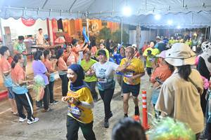 BIB: 3092
                            <button type="button" onclick="openModal(26252041)" class="btn btn-primary btn-sm float-right btn-popup" data-toggle="modal" data-target=".modal-high-quality">
                        <i class="fas fa-shopping-cart"></i> Add to Cart
                    </button>
                                            <button type="button" onclick="isThisMe(26252041, true)" class="btn btn-success btn-sm float-right btn-popup btn-isme hidden" data-toggle="tooltip" data-placement="bottom" title="นี่คือรูปของคุณใช่ไหม คลิกที่นี่เพื่อเอาเข้าอัลบั้ม">
                        <i class="fas fa-plus"></i> Add to album
                    </button>
                    <button type="button" onclick="isThisMe(26252041, false)" class="btn btn-warning btn-sm float-right btn-popup btn-isnotme hidden">
                        <i class="fas fa-ban"></i> Remove from album
                    </button>