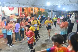 BIB: 4051, 3458
                            <button type="button" onclick="openModal(26242396)" class="btn btn-primary btn-sm float-right btn-popup" data-toggle="modal" data-target=".modal-high-quality">
                        <i class="fas fa-shopping-cart"></i> Add to Cart
                    </button>
                                            <button type="button" onclick="isThisMe(26242396, true)" class="btn btn-success btn-sm float-right btn-popup btn-isme hidden" data-toggle="tooltip" data-placement="bottom" title="นี่คือรูปของคุณใช่ไหม คลิกที่นี่เพื่อเอาเข้าอัลบั้ม">
                        <i class="fas fa-plus"></i> Add to album
                    </button>
                    <button type="button" onclick="isThisMe(26242396, false)" class="btn btn-warning btn-sm float-right btn-popup btn-isnotme hidden">
                        <i class="fas fa-ban"></i> Remove from album
                    </button>