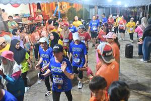 BIB: 3501, 782
                            <button type="button" onclick="openModal(26252811)" class="btn btn-primary btn-sm float-right btn-popup" data-toggle="modal" data-target=".modal-high-quality">
                        <i class="fas fa-shopping-cart"></i> Add to Cart
                    </button>
                                            <button type="button" onclick="isThisMe(26252811, true)" class="btn btn-success btn-sm float-right btn-popup btn-isme hidden" data-toggle="tooltip" data-placement="bottom" title="นี่คือรูปของคุณใช่ไหม คลิกที่นี่เพื่อเอาเข้าอัลบั้ม">
                        <i class="fas fa-plus"></i> Add to album
                    </button>
                    <button type="button" onclick="isThisMe(26252811, false)" class="btn btn-warning btn-sm float-right btn-popup btn-isnotme hidden">
                        <i class="fas fa-ban"></i> Remove from album
                    </button>