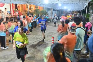 BIB: 3907, 276
                            <button type="button" onclick="openModal(26251594)" class="btn btn-primary btn-sm float-right btn-popup" data-toggle="modal" data-target=".modal-high-quality">
                        <i class="fas fa-shopping-cart"></i> Add to Cart
                    </button>
                                            <button type="button" onclick="isThisMe(26251594, true)" class="btn btn-success btn-sm float-right btn-popup btn-isme hidden" data-toggle="tooltip" data-placement="bottom" title="นี่คือรูปของคุณใช่ไหม คลิกที่นี่เพื่อเอาเข้าอัลบั้ม">
                        <i class="fas fa-plus"></i> Add to album
                    </button>
                    <button type="button" onclick="isThisMe(26251594, false)" class="btn btn-warning btn-sm float-right btn-popup btn-isnotme hidden">
                        <i class="fas fa-ban"></i> Remove from album
                    </button>