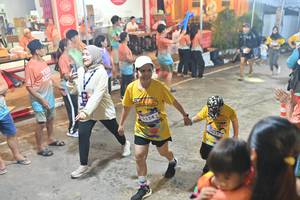 BIB: 3524
                            <button type="button" onclick="openModal(26253439)" class="btn btn-primary btn-sm float-right btn-popup" data-toggle="modal" data-target=".modal-high-quality">
                        <i class="fas fa-shopping-cart"></i> Add to Cart
                    </button>
                                            <button type="button" onclick="isThisMe(26253439, true)" class="btn btn-success btn-sm float-right btn-popup btn-isme hidden" data-toggle="tooltip" data-placement="bottom" title="นี่คือรูปของคุณใช่ไหม คลิกที่นี่เพื่อเอาเข้าอัลบั้ม">
                        <i class="fas fa-plus"></i> Add to album
                    </button>
                    <button type="button" onclick="isThisMe(26253439, false)" class="btn btn-warning btn-sm float-right btn-popup btn-isnotme hidden">
                        <i class="fas fa-ban"></i> Remove from album
                    </button>